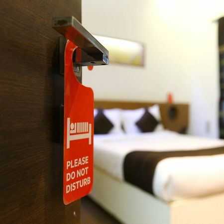 Oyo 9911 Apartment Shylee Niwas เชนไน ภายนอก รูปภาพ