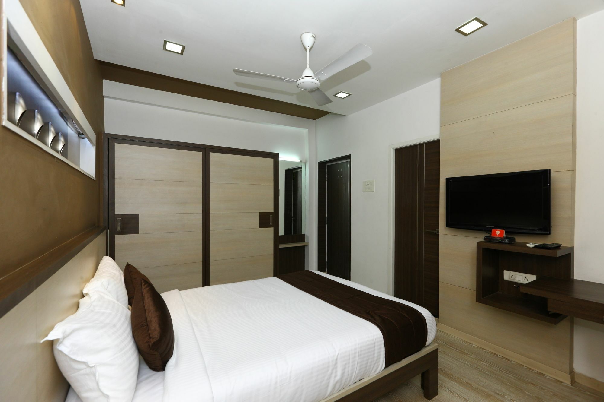 Oyo 9911 Apartment Shylee Niwas เชนไน ภายนอก รูปภาพ